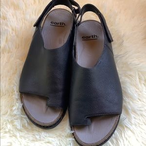 Earth brand sandals